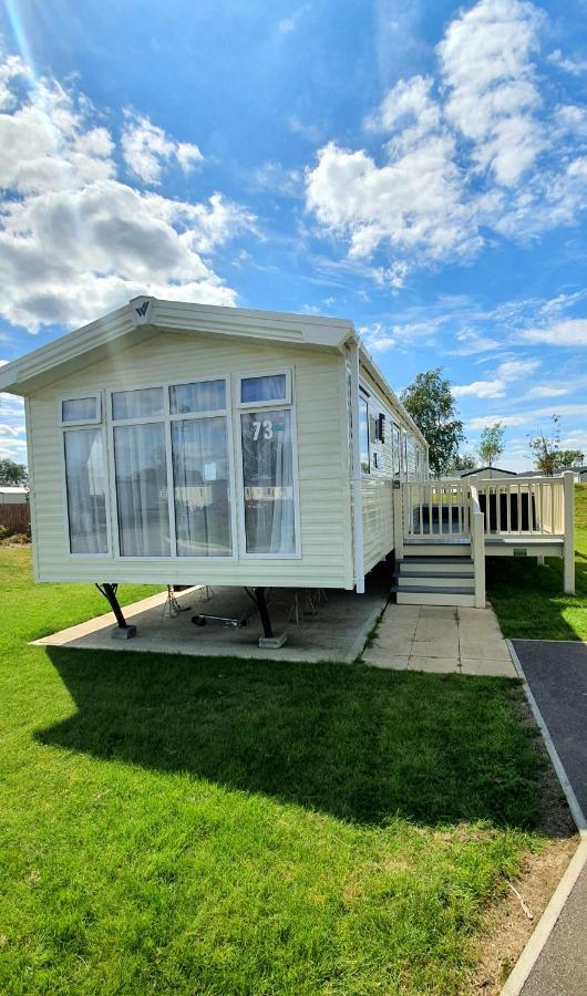 Rj Luxury Caravan Hire With Hot Tub Tattershall Exteriör bild
