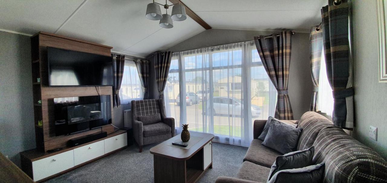 Rj Luxury Caravan Hire With Hot Tub Tattershall Exteriör bild