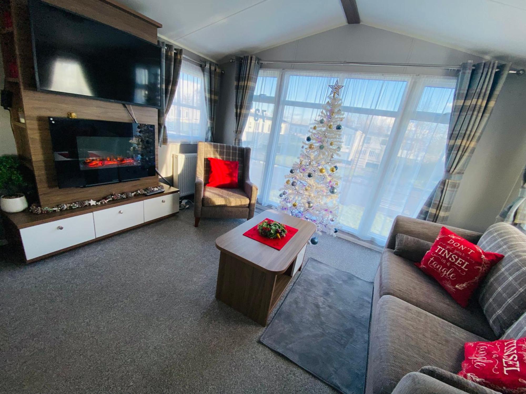 Rj Luxury Caravan Hire With Hot Tub Tattershall Exteriör bild